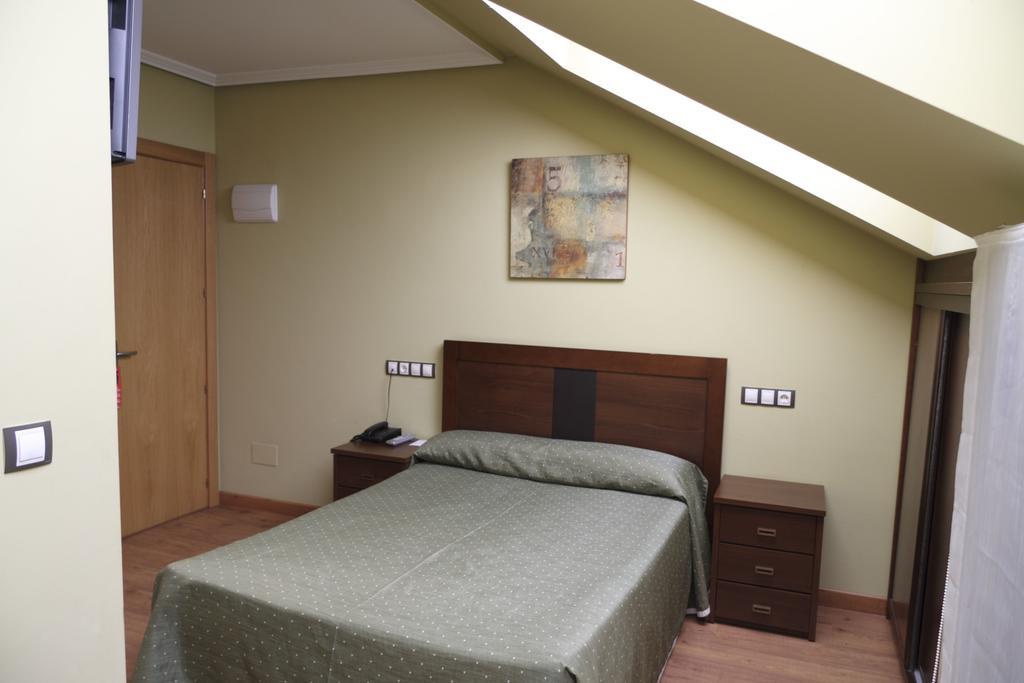 Hotel Restaurante Casa Pipo Тунья Номер фото