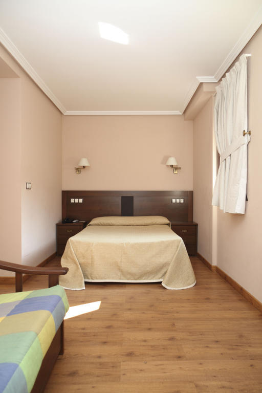 Hotel Restaurante Casa Pipo Тунья Номер фото